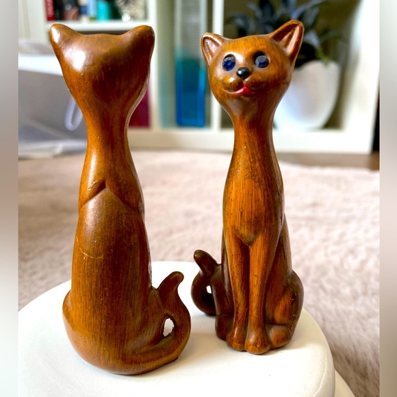 Two Antique Wooden Craved Cats with Rhinestone Eyes Made in Hong Kong - Picture 1 of 2